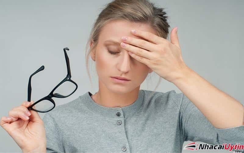 Nguyên nhân khoa học của việc mắt trái giật đến từ đâu?